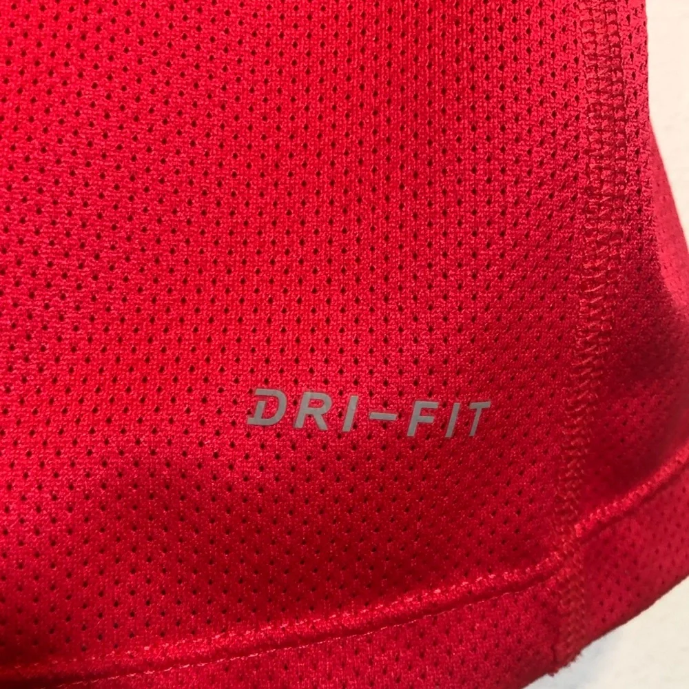 Nike Dri-fit scoop neck shirt